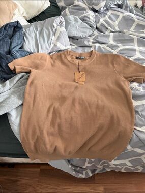 Short-Sleeve Crewneck Sweater in Camel